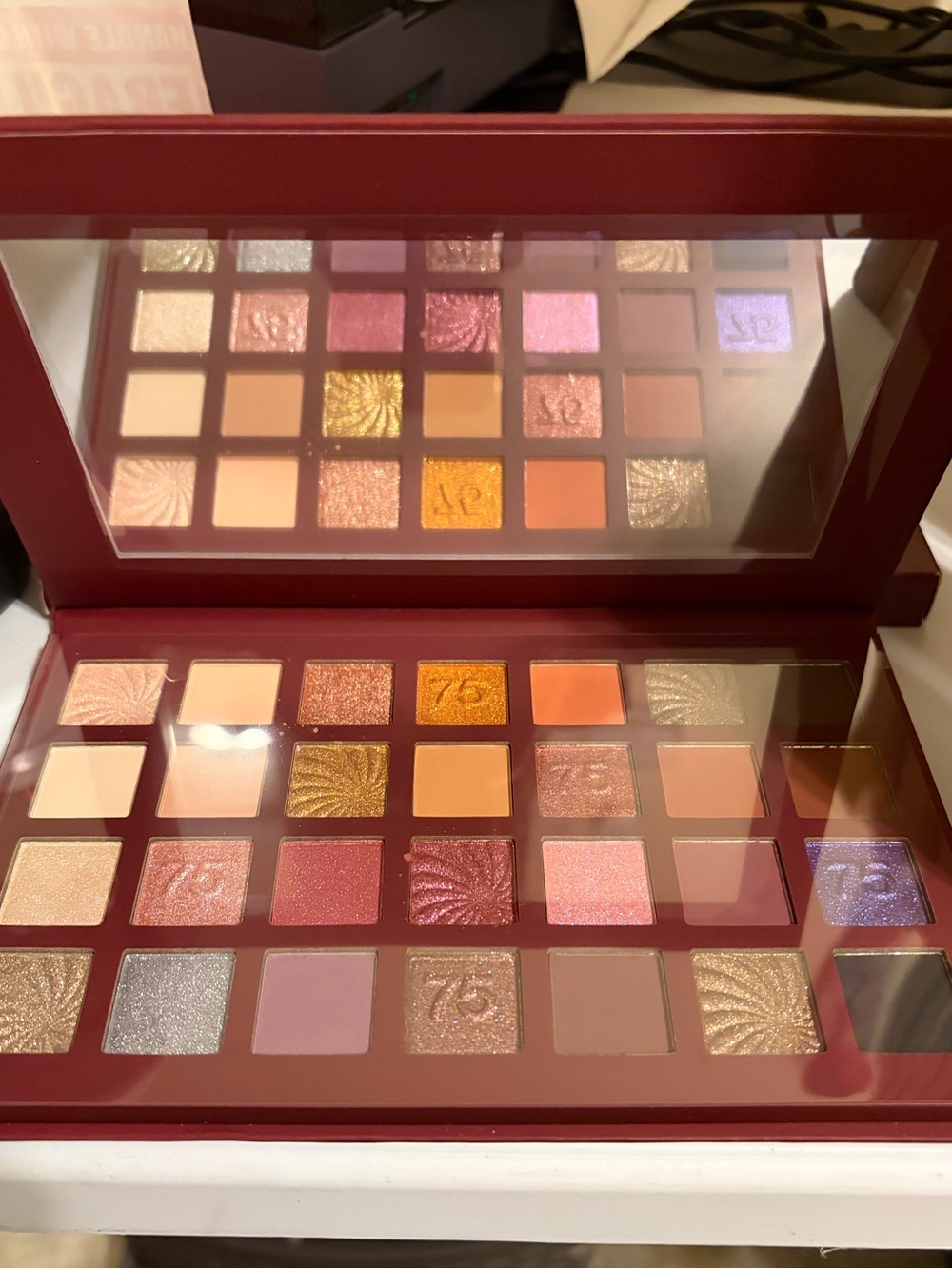 Warm Metallic & Matte Eyeshadow Palette - Multi-Color